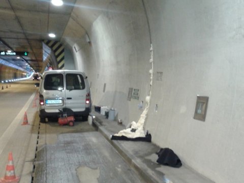 Tunnel Dobrovského - Injection by grouting hose system, Brno.